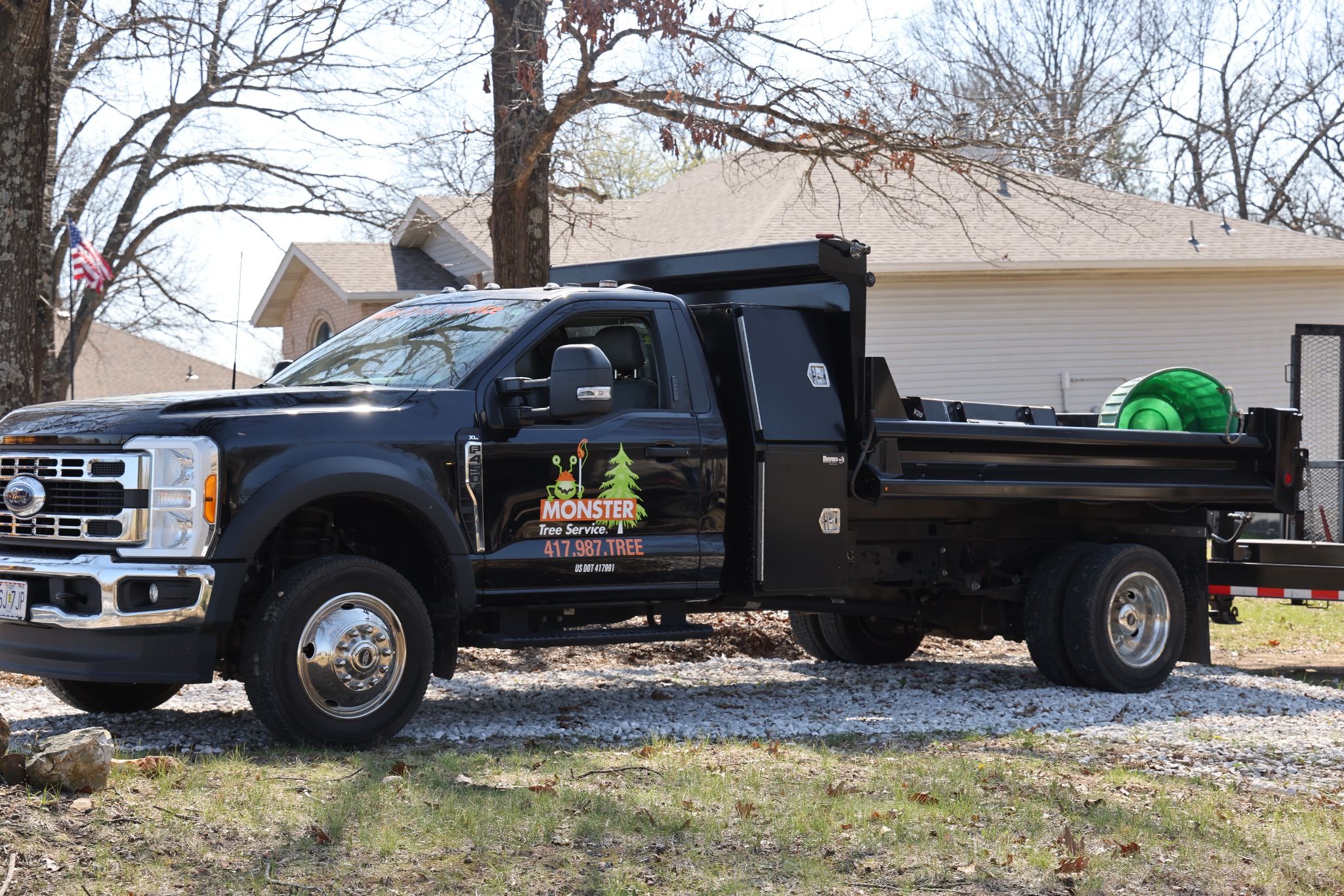 Tree Service in Republic